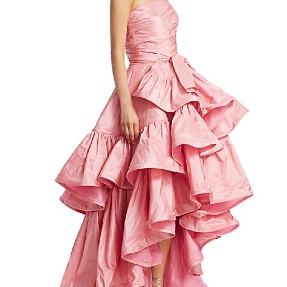 OSCAR DE LA RENTA GOWN. - Picture 8 of 8